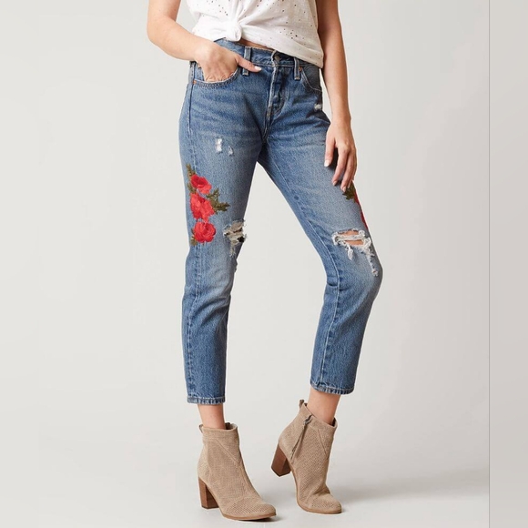 NWT Levi's 501 W24 L26 Taper Cropped Jean - Picture 4 of 17